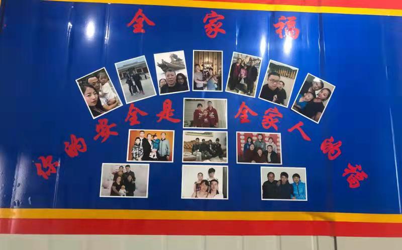 1631754169373991.jpeg 全家福2.jpg