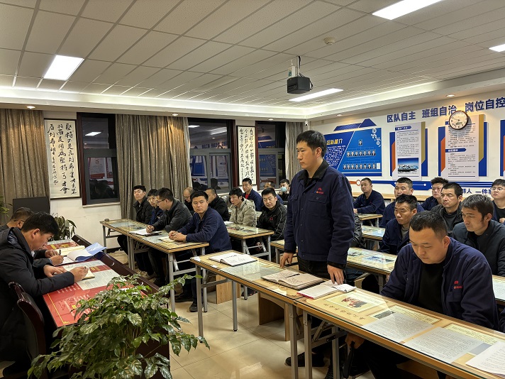 职工进行旁观感分享1，党鑫摄.jpg